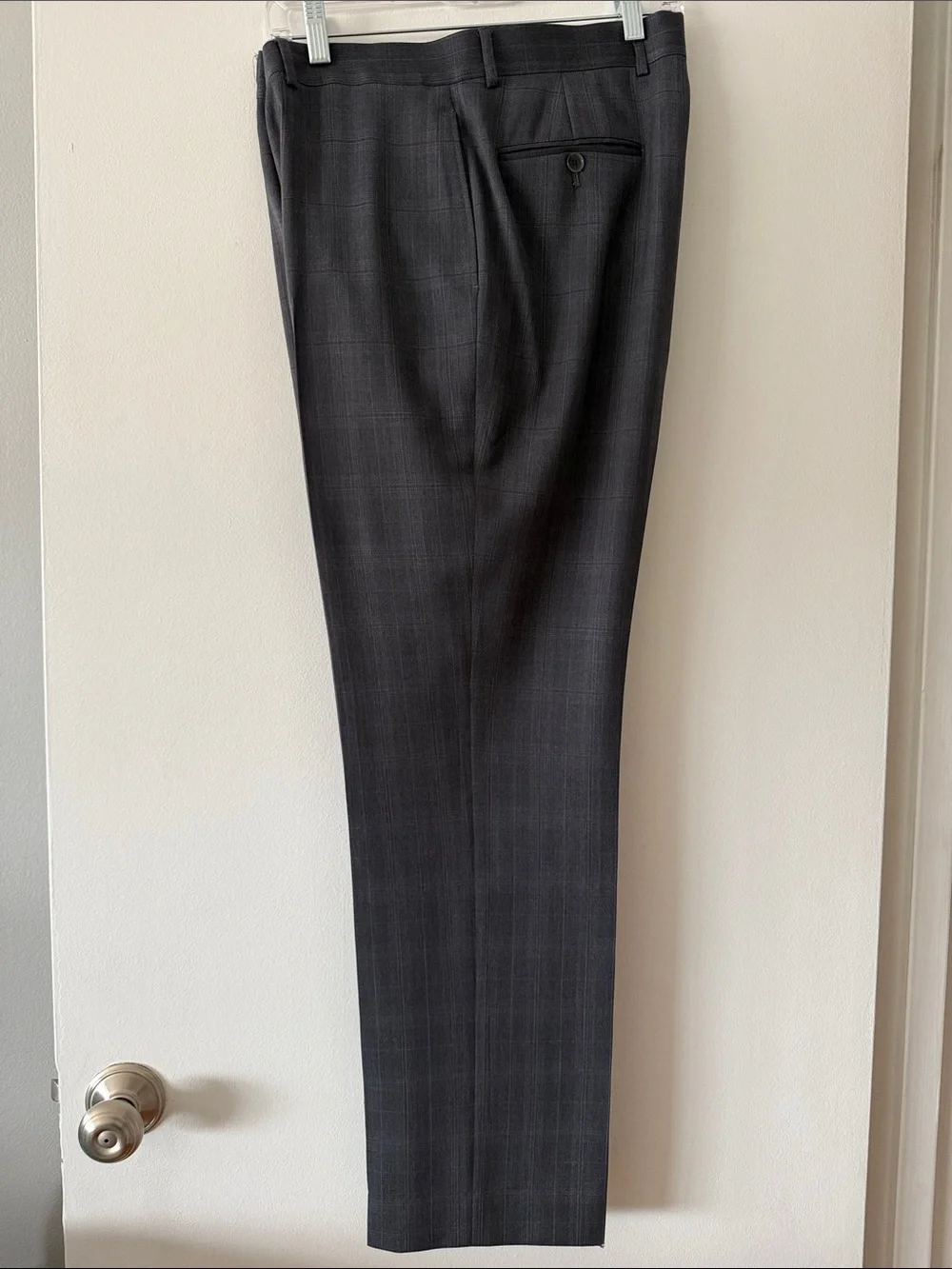 Tommy Hilfiger Men's 100% Wool Suit Gray Plaid 2-Piece Blazer Pants Set Sz 34R